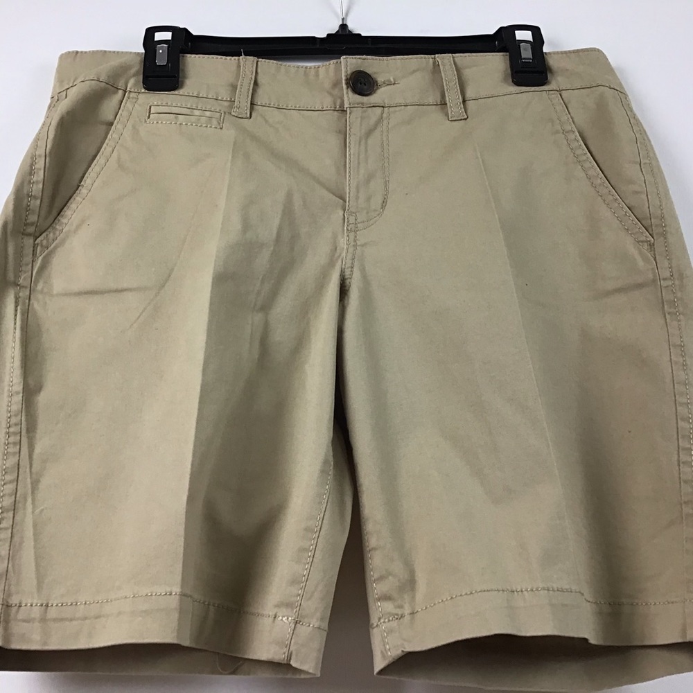 Shorts,khaki,tailored.